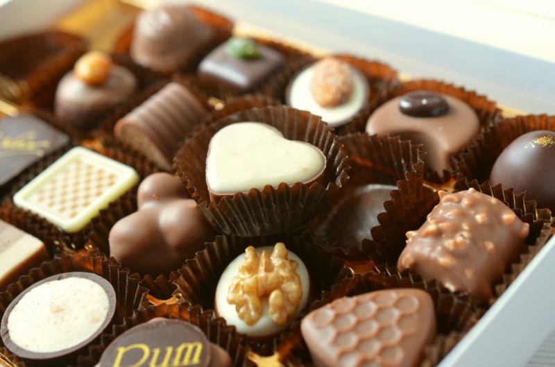 confiserie-SOSPEL-min_chocolates_food_candy_calories_nibble_chocolate_heart-782043